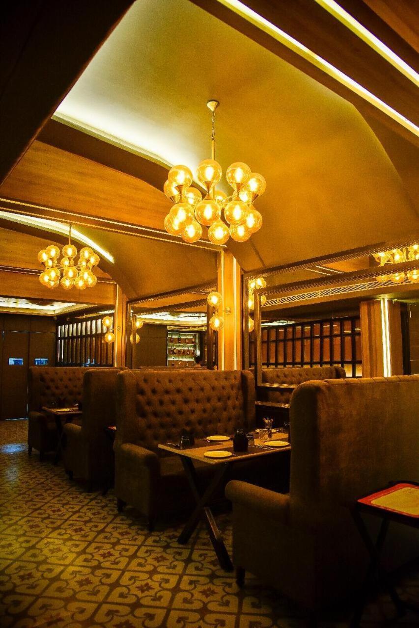 DNG The Grand Hotel Kanpur Exterior foto
